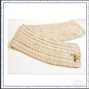 Knit scarf